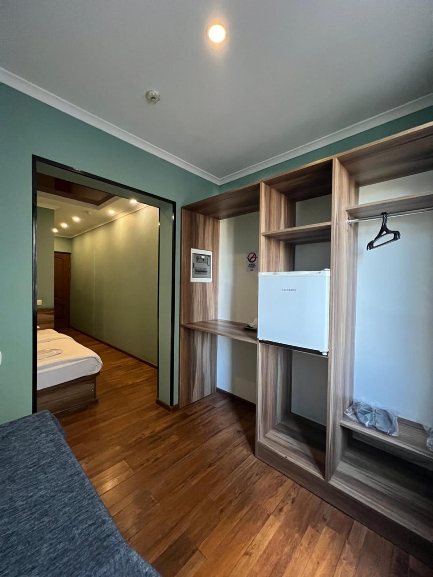 Salut Hotel Biškek Exteriér fotografie