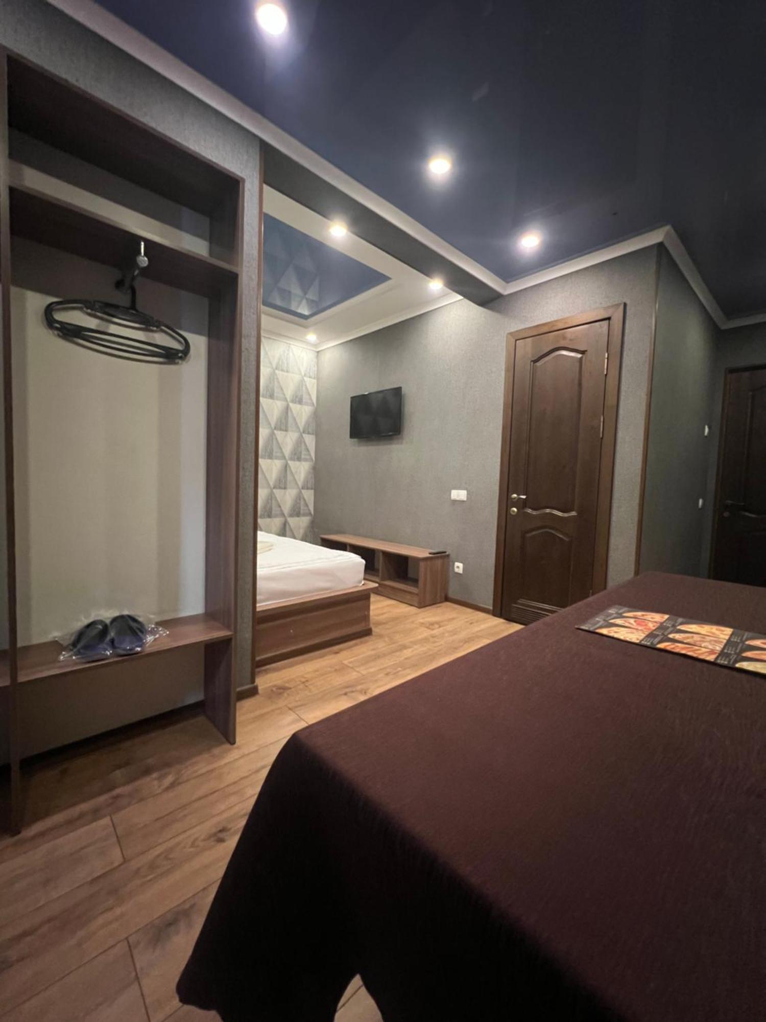 Salut Hotel Biškek Exteriér fotografie