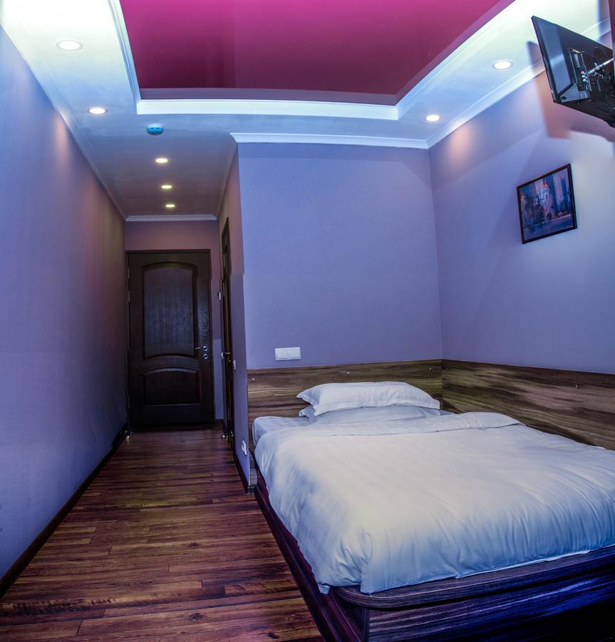 Salut Hotel Biškek Exteriér fotografie