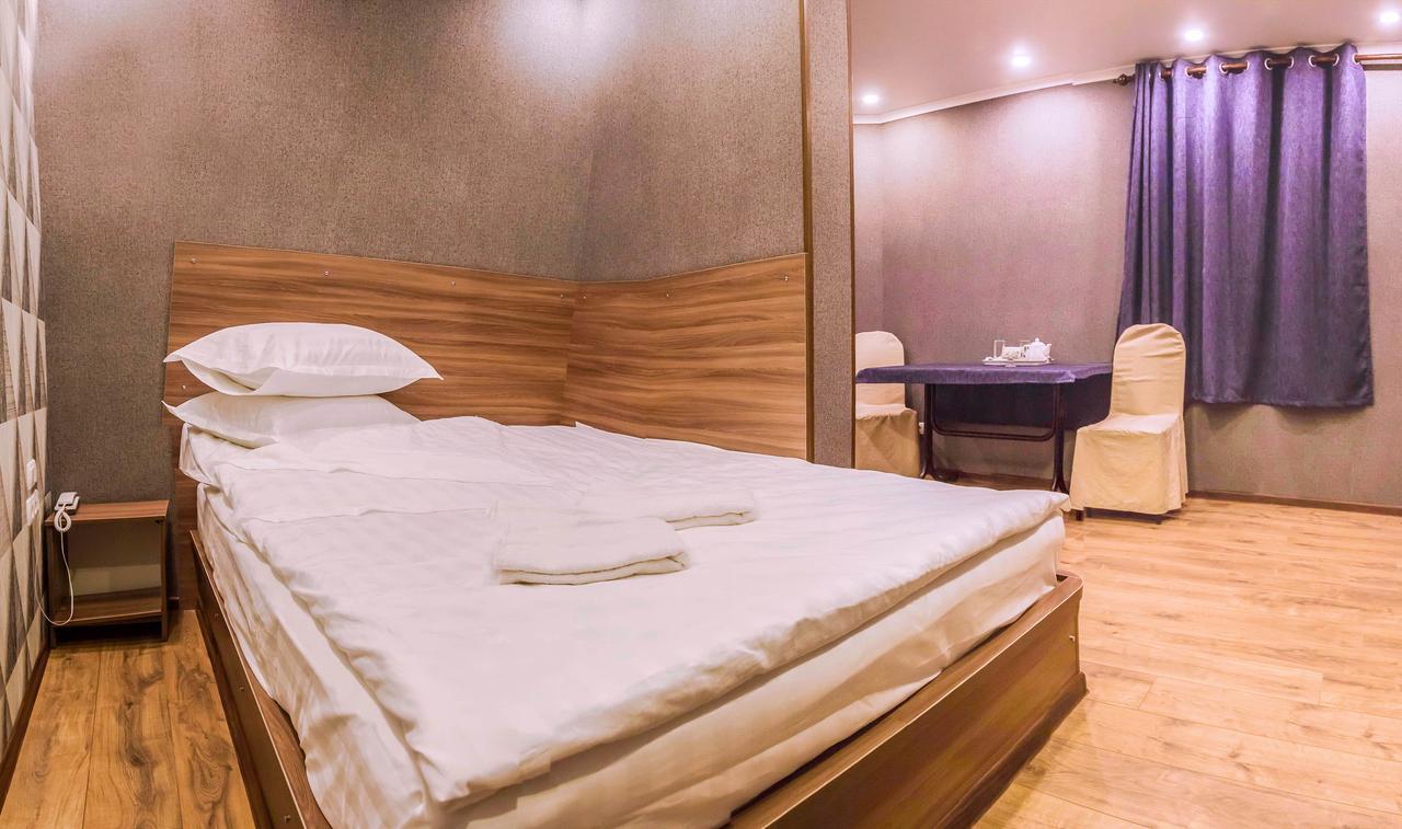 Salut Hotel Biškek Exteriér fotografie