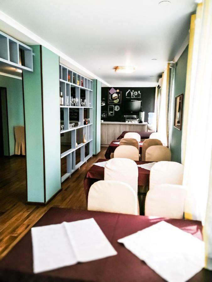 Salut Hotel Biškek Exteriér fotografie