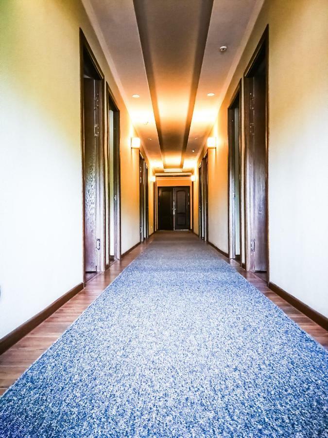 Salut Hotel Biškek Exteriér fotografie