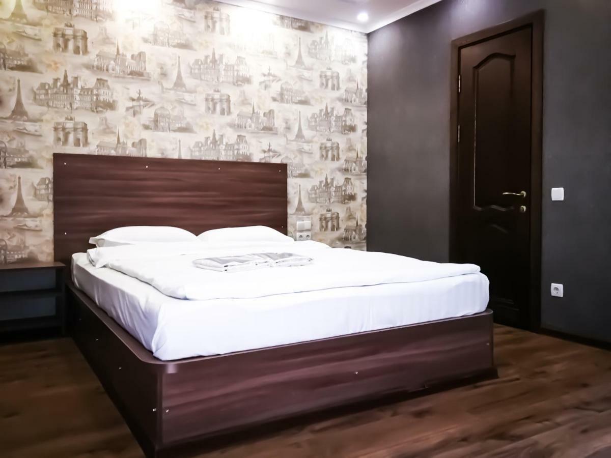 Salut Hotel Biškek Exteriér fotografie